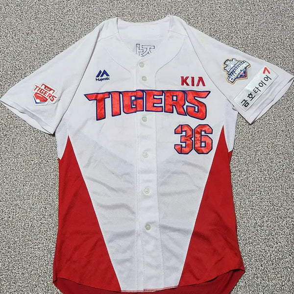 [BUNJANG] Kia Tigers Park Jung-soo 2018 Player-Worn Signed Home Baseball Jersey / [실착/싸인] 기아타이거즈 2018년 선수용 홈 유니폼 (박정수 선수)