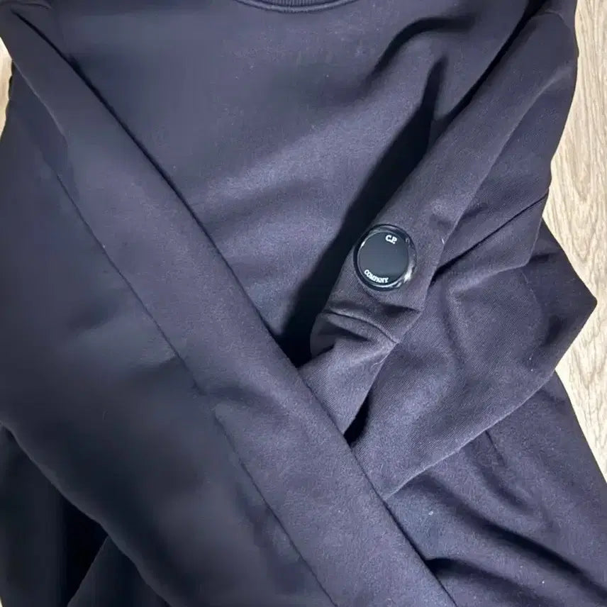 [BUNJANG] CP Company Black Sweatshirt / CP컴퍼니 맨투맨 블랙