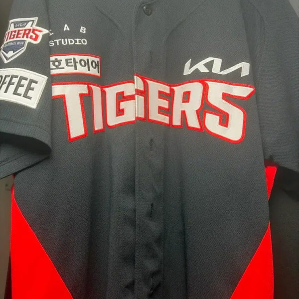 [BUNJANG] Kia Tigers Authentic 24 Season Away Jersey No Marking Yang Hyeon-jong Signed / 기아타이거즈 어센틱 24시즌 어웨이 유니폼 노마킹 양현종 싸인