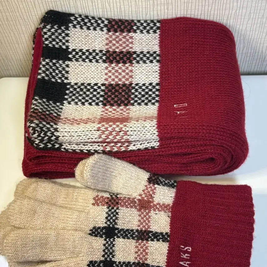 [BUNJANG] Daks Kids House Check Jacquard Knit Scarf and Glove Set / 닥스키즈 하우스 체크 자카드 여아 니트 머플러+장갑 세트 3y
