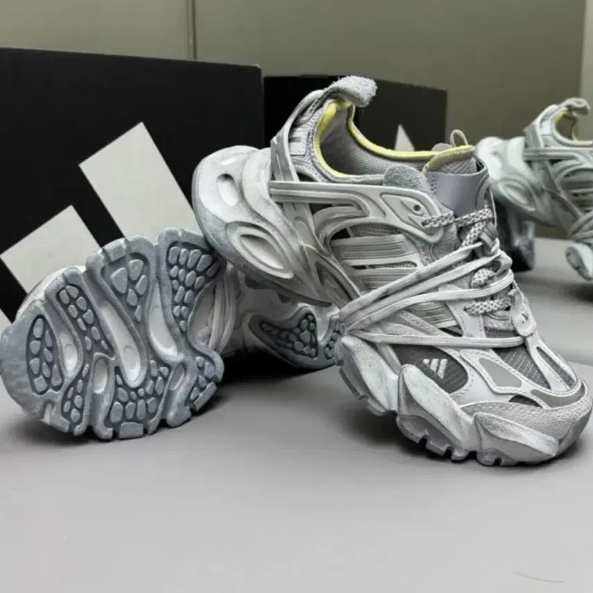 [BUNJANG] Adidas Deluxe Grey (Overseas Edition) Shoes - Size 235 / 아디다스 디럭스 해외판 그레이 235