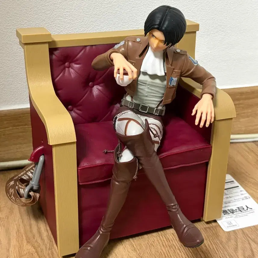 [BUNJANG] Attack on Titan Levi Ackerman Figure Popcorn Bucket / 리바이 피규어 유니버셜 팝콘통