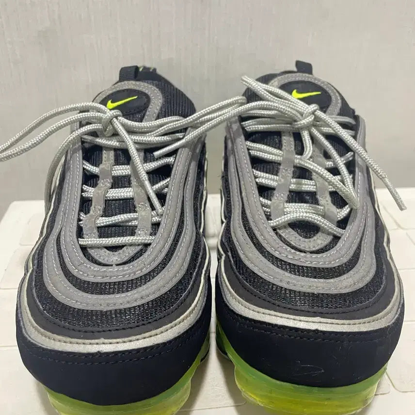 [BUNJANG] Nike Air VaporMax 97 'The Ten: Air Max 97' Black Volt Sneakers / 나이키 베이퍼맥스97 아시아 블랙 볼트 265