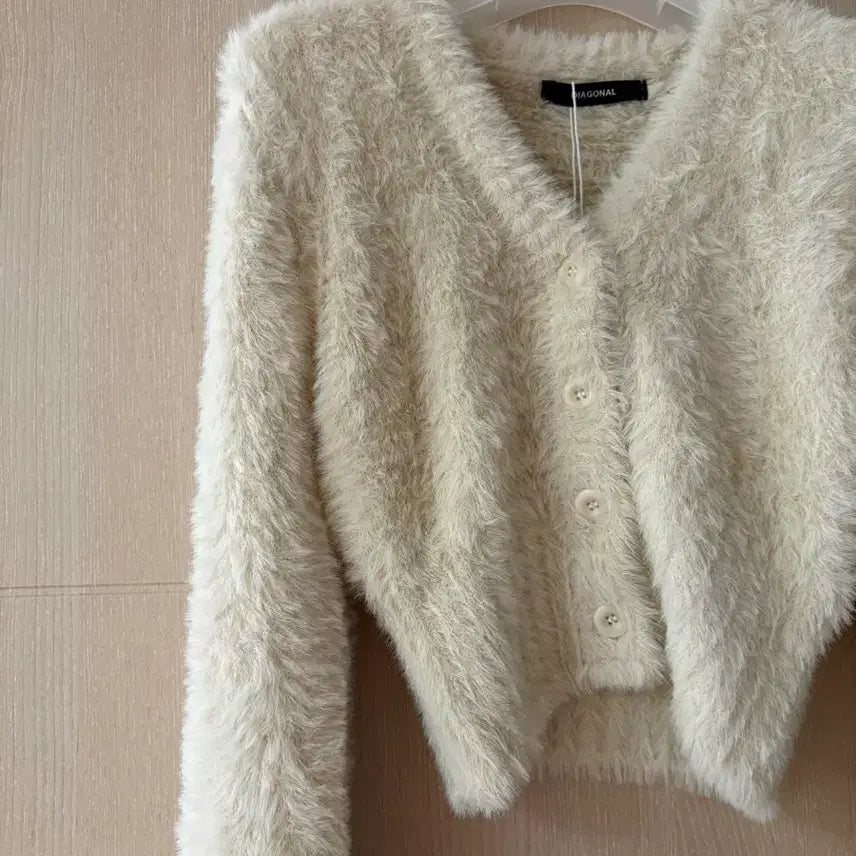 [BUNJANG] Diagonal Hairy Knit Cardigan (Beige) / 다이애그널 헤어리 니트 가디건 (새상품)