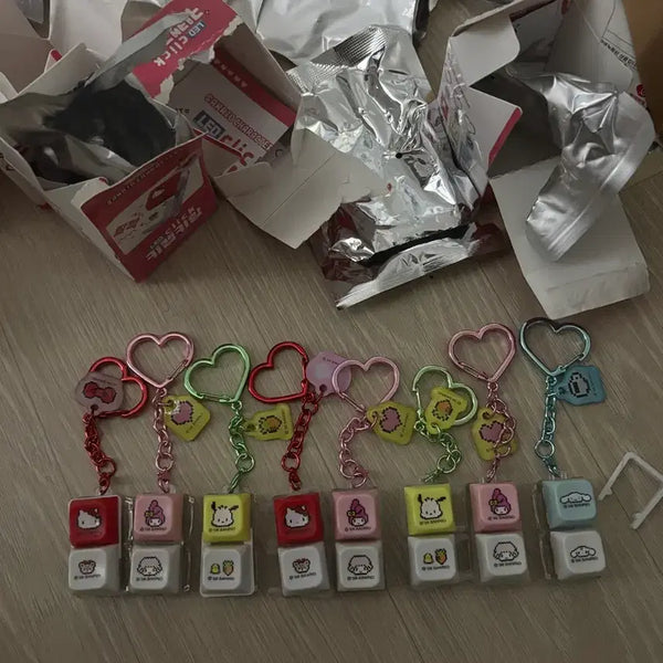 [BUNJANG] Sanrio Characters Cube Keychain Holder / 산리오 캐릭터 키링 큐브 열쇠고리 키캡키링 2구