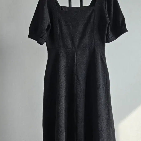 [BUNJANG] Black Square Neck Puff Sleeve Long Dress / 블랙 스퀘어넥 퍼프 소매 원피스