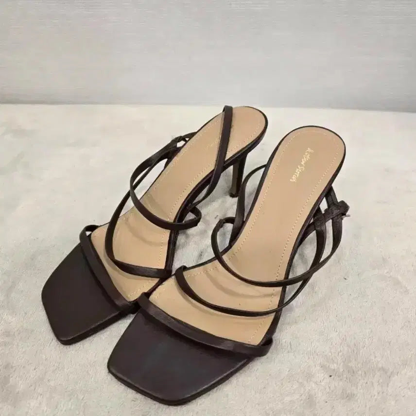 [BUNJANG] And Other Stories Strap Heels Brown Size 37 (240) / 거의새거) 앤아더스토리즈 & Other Stories 스트랩 힐 브라운 37(240)