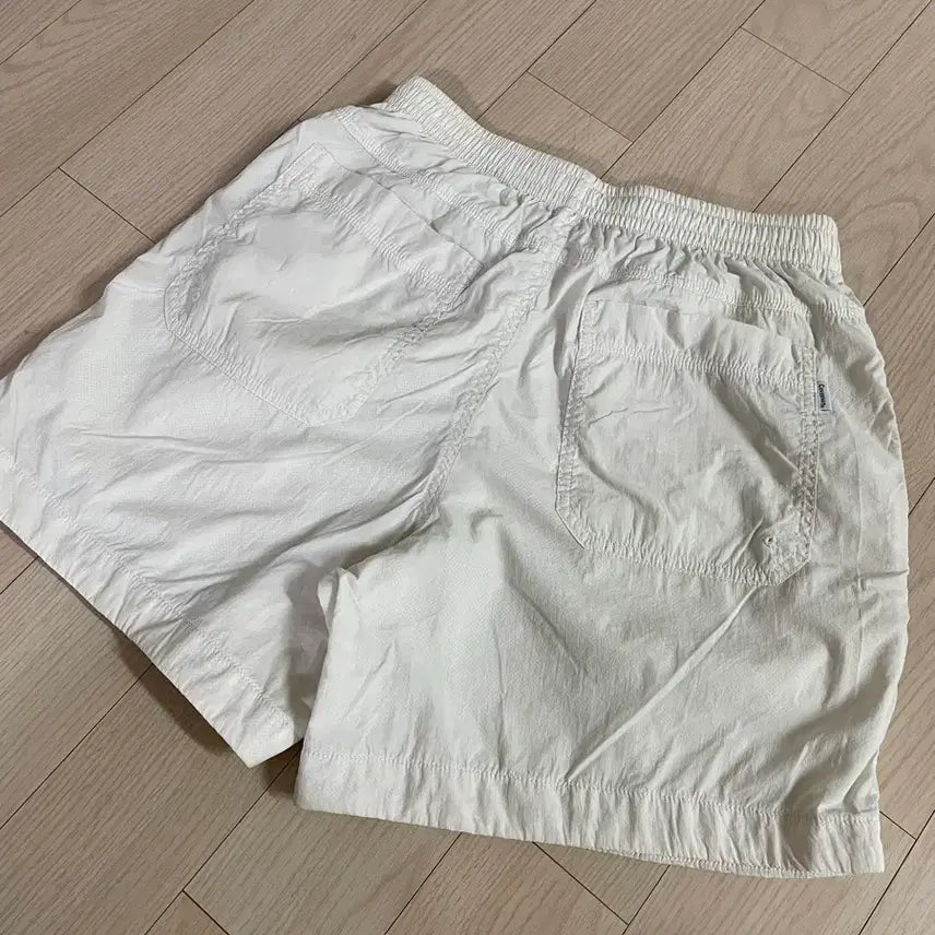 [BUNJANG] Carhartt WIP "Carhartt WIP" "Windbreaker Shorts" "Ivory" / 커버낫 윈드브레이커 쇼츠 아이보리