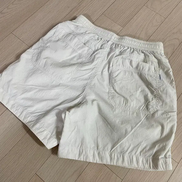 [BUNJANG] Carhartt WIP "Carhartt WIP" "Windbreaker Shorts" "Ivory" / 커버낫 윈드브레이커 쇼츠 아이보리