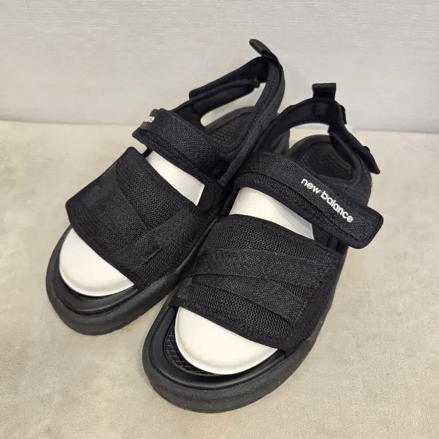 [BUNJANG] New Balance Black Sandals US 10 / 뉴발란스 블랙 샌들 280 (US 10)