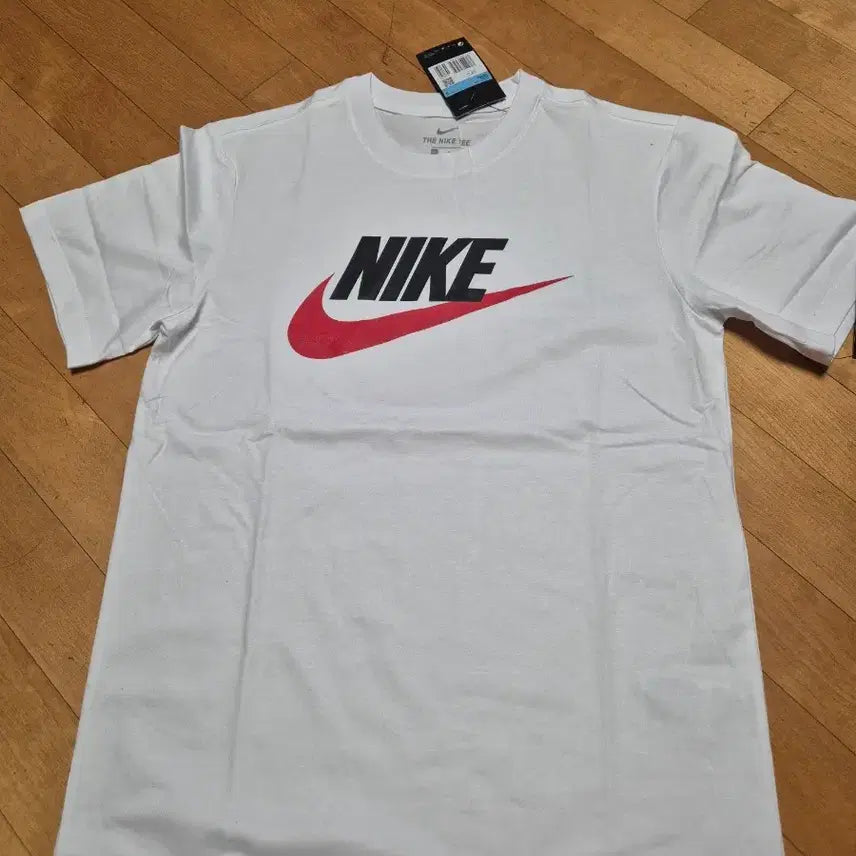 [BUNJANG] Nike Big Swoosh White T-Shirt M / [새상품] 나이키 흰색 빅스우시 반팔티 M