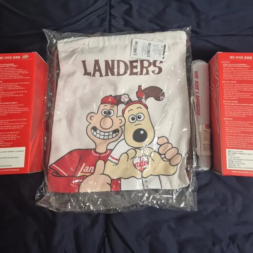 [BUNJANG] SSG Landers Baseball Club Cheering Tools Bundle Set (Gym Sack, Cheer Sticks) / SSG랜더스 응원도구 일괄 세트 팝니다. (짐색,응원봉)