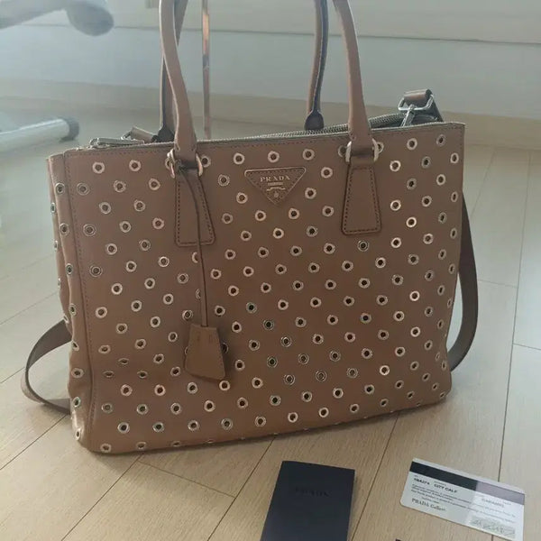 [BUNJANG] Prada Camel Perforated Tote Bag / (정품)프라다 토트백 카멜 펀칭 여성 가방