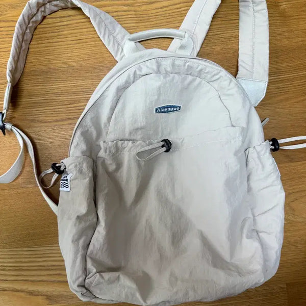 [BUNJANG] Arabaas Dugong White M Size Backpack / 아라바스 듀공백 M 사이즈 백팩 팔아요