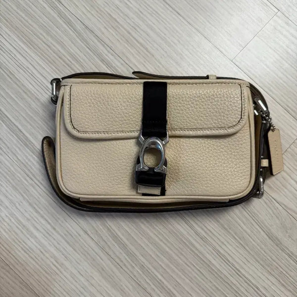 [BUNJANG] Coach Beck Slim Crossbody Bag Ivory / 코치 벡 슬림 크로스바디 가방 아이보리 새상품