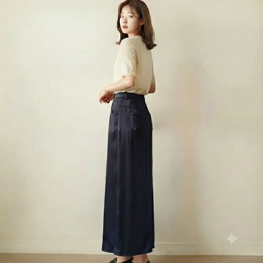 [BUNJANG] Thehandsome Dark Navy 100% Rayon Skirt / (한섬더스토어) 다크네이비 레이온100% 가볍고 광택 고어드 스커트 55