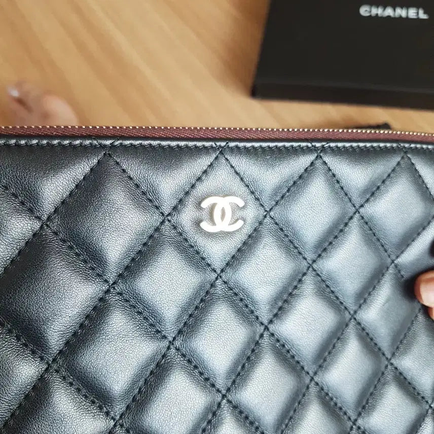 [BUNJANG] Chanel Classic Clutch Medium Lambskin Silver Hardware / 정품 샤넬클래식 클러치미듐