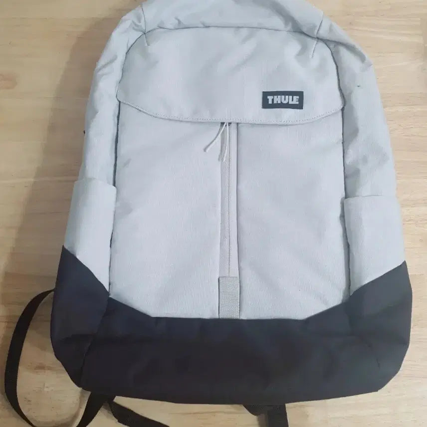 [BUNJANG] Thule Daily Casual 15-inch Laptop Backpack 20L / 툴레 데일리 튼튼한 캐주얼 심플 15인치 노트북 백팩 20L 배낭 가방