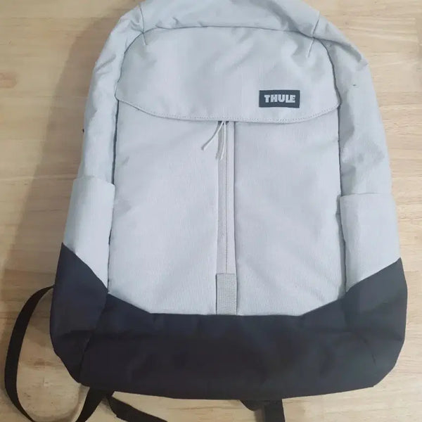 [BUNJANG] Thule Daily Casual 15-inch Laptop Backpack 20L / 툴레 데일리 튼튼한 캐주얼 심플 15인치 노트북 백팩 20L 배낭 가방