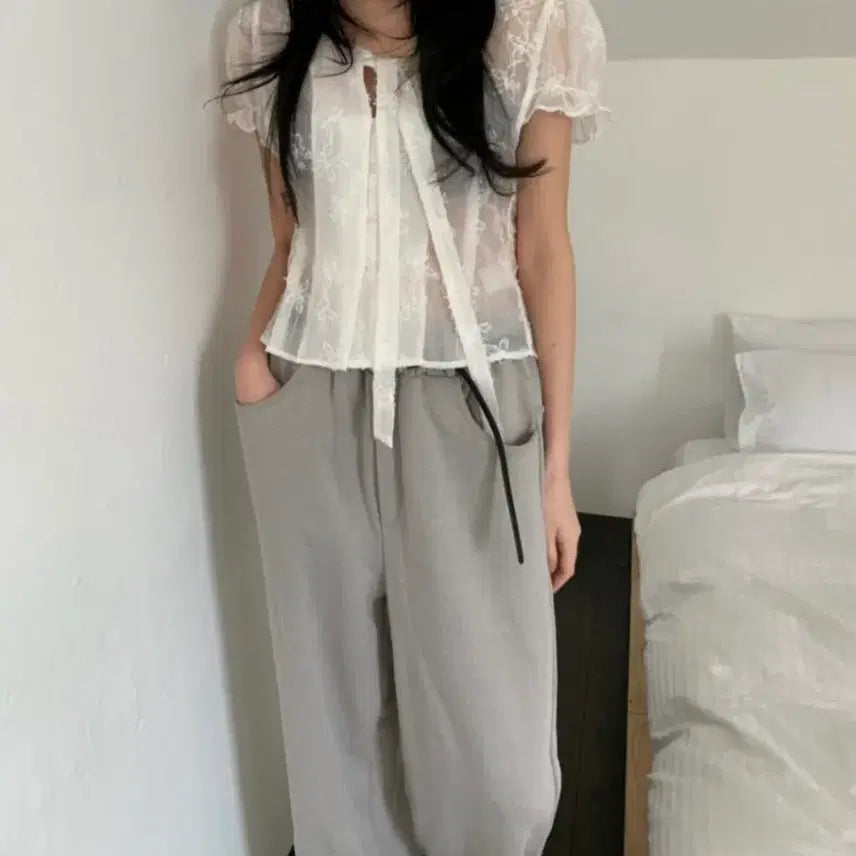 [BUNJANG] Meetme Flower Embroidered Puff Blouse Beige / meetme 플라워 블라우스