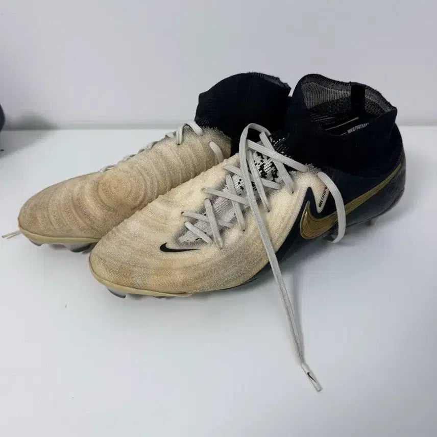 [BUNJANG] Nike Phantom GX2 Football Boots (Size 265) / 나이키 팬텀 gx2
