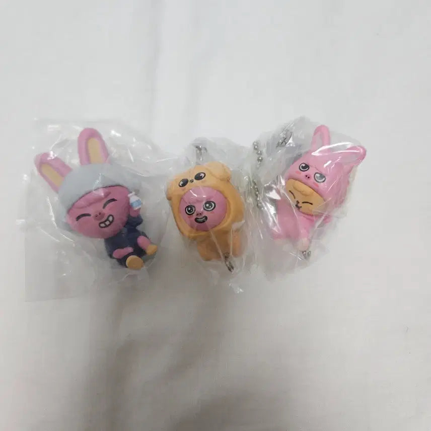 [BUNJANG] Stray Kids Changbin Dwaekki Gacha Figure Keychain / 스트레이키즈 창빈 돼끼 가챠 피규어 사우나 팝업 토이월드 대롱 키링 메지루시 퍼핌 승민 일본 엠디 굿즈