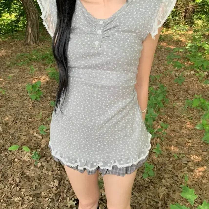[BUNJANG] Ugly Shadow Lace Sleeveless Top / 어글리쉐도우 레이스 슬리브리스