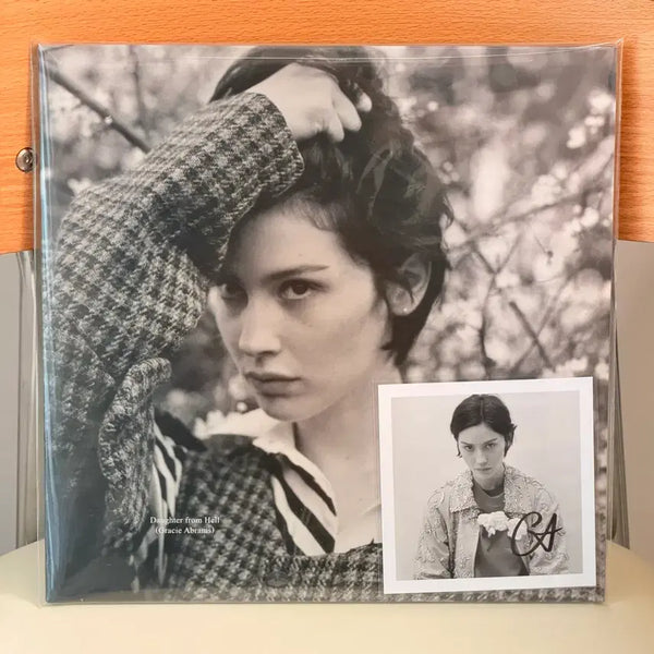 [BUNJANG] Gracie Abrams Signed Daughter from Hell Lavender Vinyl LP / [싸인LP] 그레이시 에이브럼스 (Gracie Abrams) - Daughter from Hell 라벤더 LP