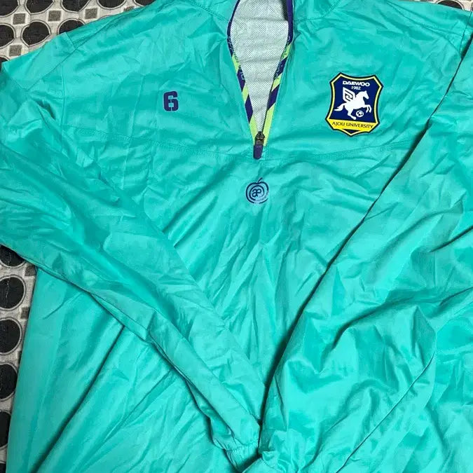 [BUNJANG] Ajou University Football Team Player Issue Training Windbreaker (Size 95) / 아주대 축구부 6번 선수지급용 트레이닝 바람막이 95