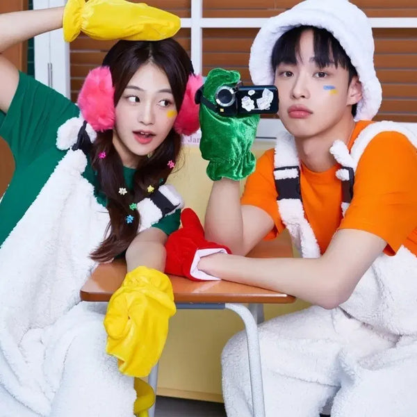 [BUNJANG] Green Overall Set with Gloves and T-shirt / 졸업사진 캔디 멜빵 의상 초록