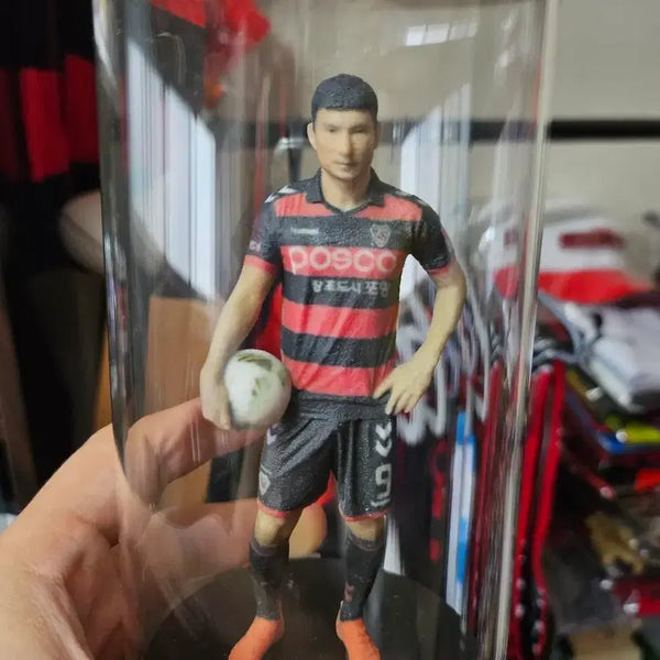[BUNJANG] Hwang Ji-soo Soccer Player Miniature Figure / 포항스틸러스 황지수피규어 축구선수 미니어처(직거래)