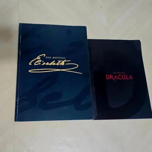 [BUNJANG] Musical Elizabeth Dracula Program Book Bundle Set (Kim Junsu, Ok Joo-hyun, Kai, Park Eun-tae) / 뮤지컬 엘리자벳 드라큘라 플북 2종 일괄 김준수 옥주현 카이 박은태
