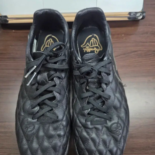 [BUNJANG] Nike Tiempo Finale 10R TF Ronaldinho Edition Natural Leather Futsal Shoes / 나이키 티엠포 피날레 10r tf 호나우지뉴 (티엠포 루나 레전드7 10r)