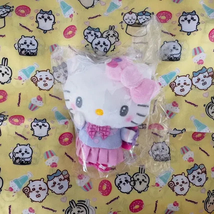 [BUNJANG] Hello Kitty School Uniform Keychain (Authentic Japanese) / 교복키티(일본정품)