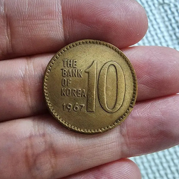 [BUNJANG] 1967 South Korean 10 Won Copper Coin (Rare) / 1967년 10원 희귀동전(적동)