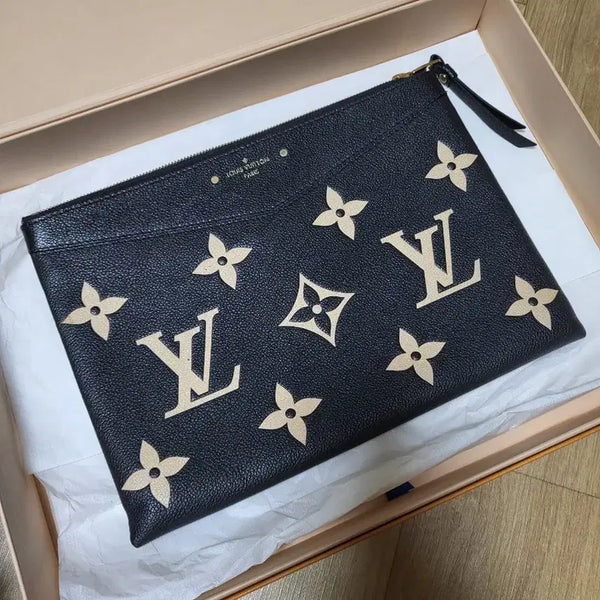 [BUNJANG] Louis Vuitton Empreinte Bicolor Monogram Pouch Black Beige / 루이비통 앙프렝뜨 바이컬러 모노그램 파우치 블랙 베이지