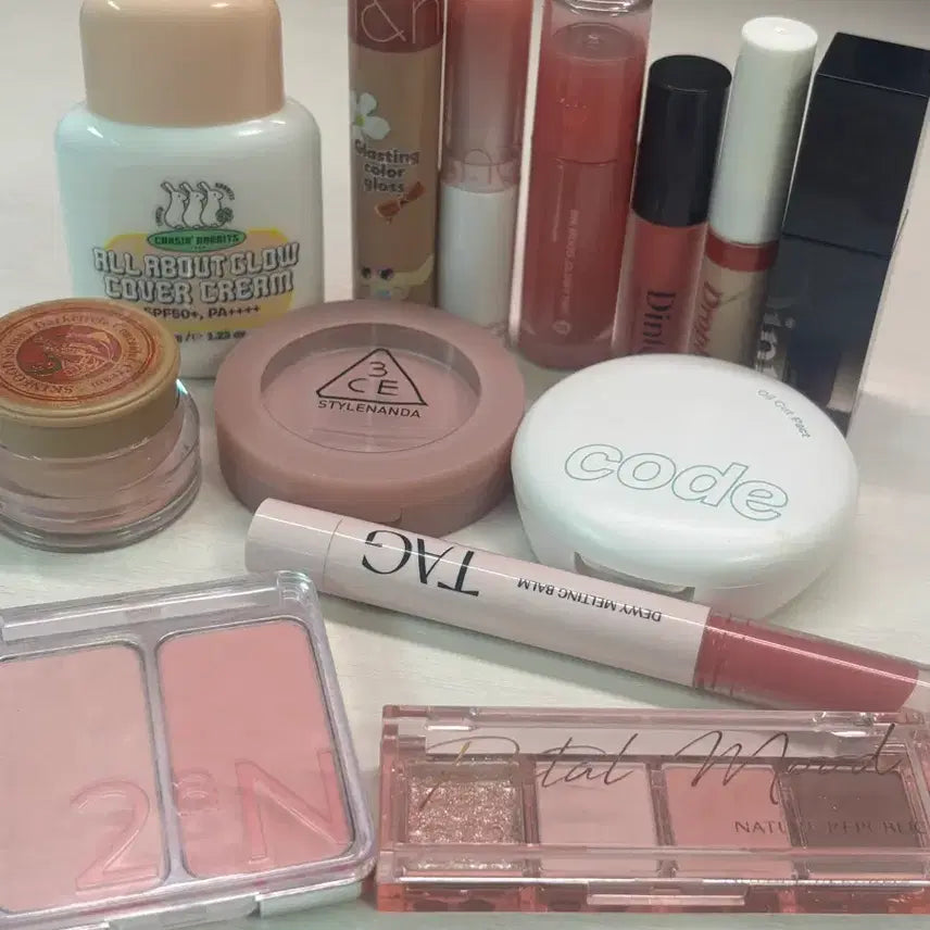 [BUNJANG] Bundle of Various K-Beauty Makeup Products / 화장품 일괄 체이싱레빗 롬앤 투에이엔 딘토 페리페라 쓰리씨이
