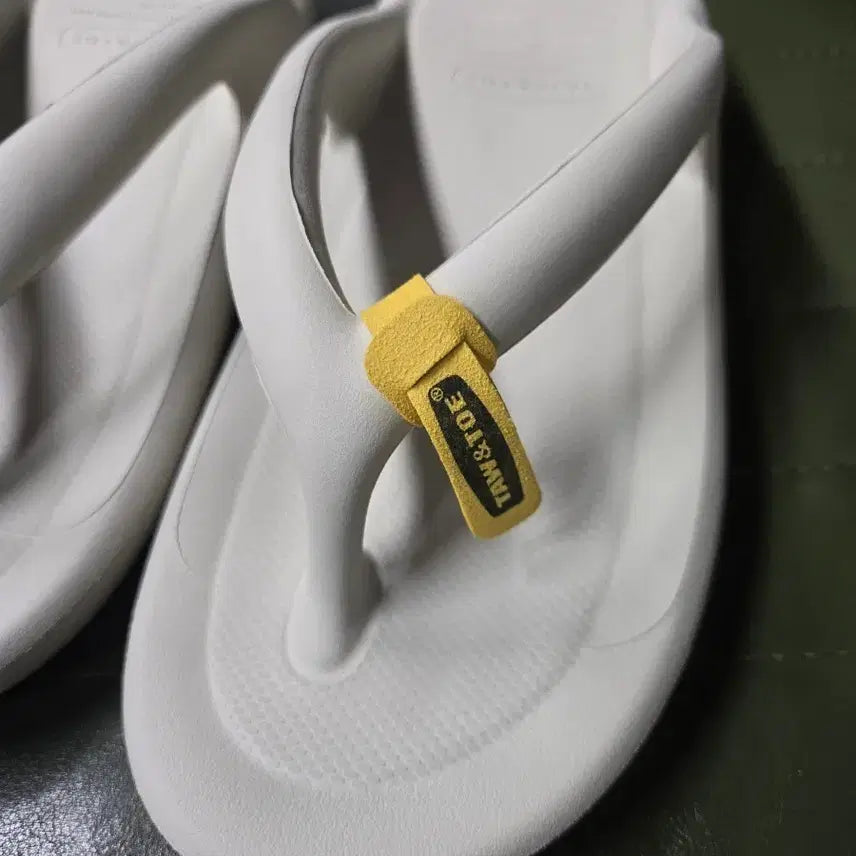 [BUNJANG] Tone & Tone Thong Sandals White / 톤앤토 슬리퍼 화이트