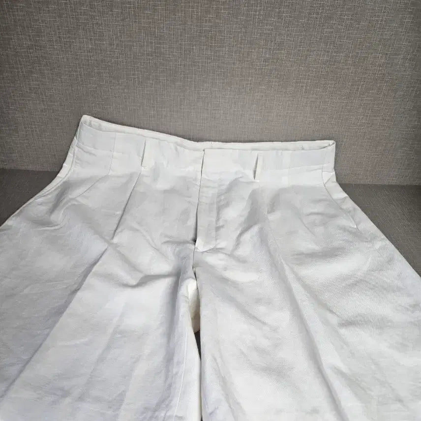 [BUNJANG] Loro Piana Ivory Shorts / 로로피아나 아이보리  반바지