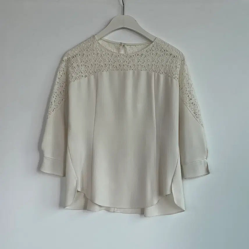 [BUNJANG] The I's Eye Lace Color Block Blouse Ivory 55 / 더아이잗 레이스 배색 블라우스 아이보리 55