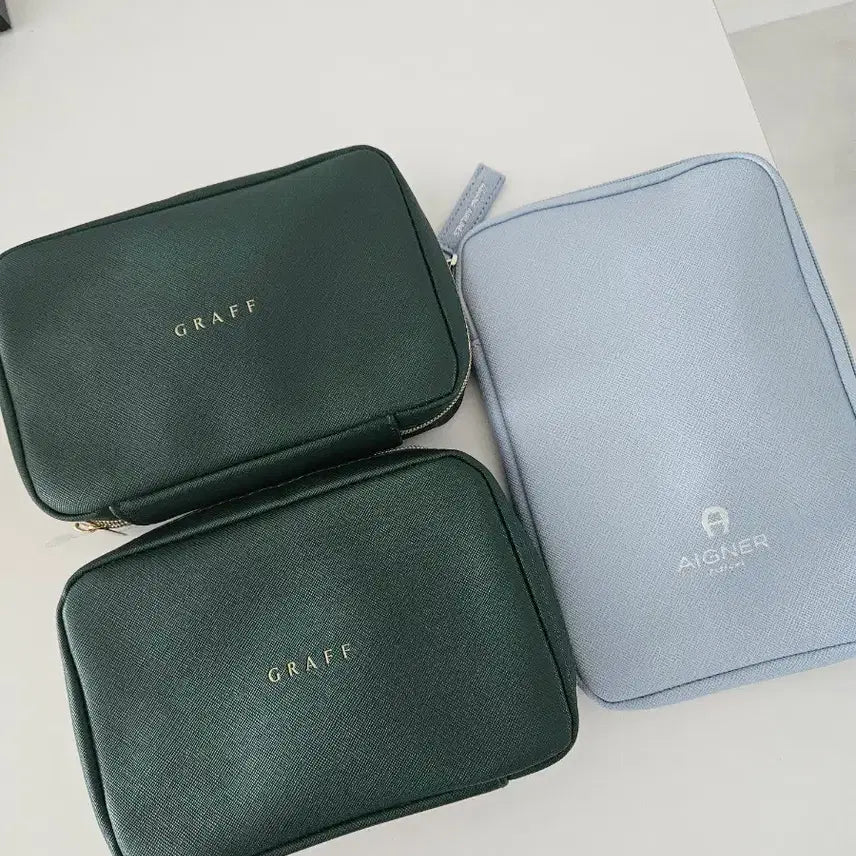 [BUNJANG] Korean Air Business Class Graf Amenity Pouch Set (2) + Asiana Business Class Aigner Pouch (1) / 대한항공 비즈니스 그라프 어메니티 파우치 2개 + 아시아나 아이그너 파우치 1개 일괄