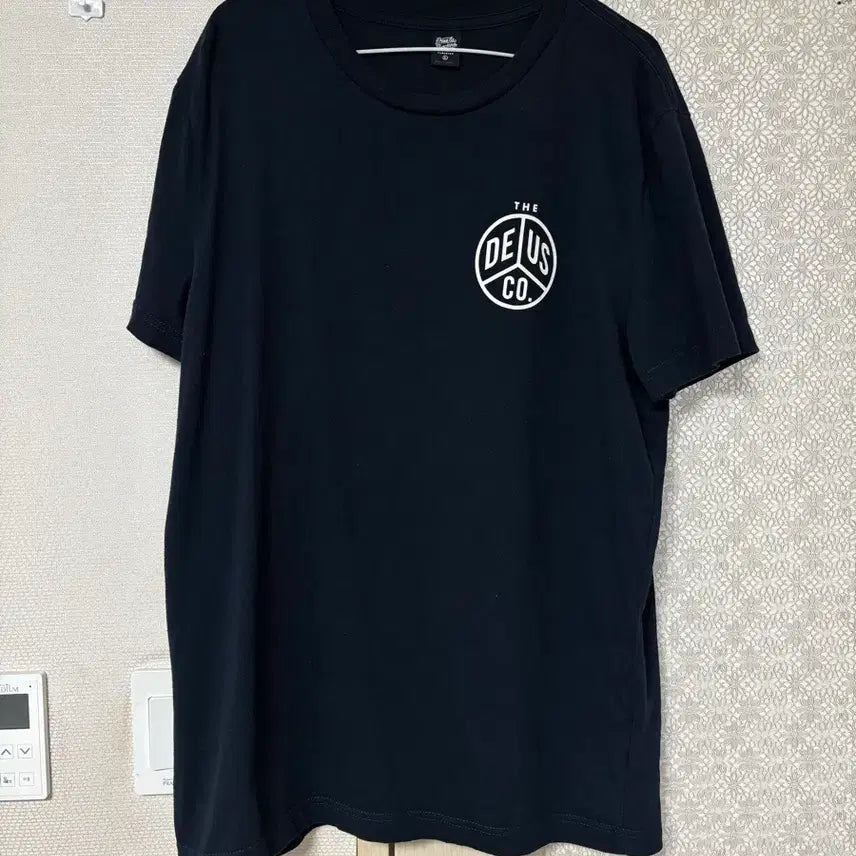 [BUNJANG] Deus Ex Machina Graphic T-shirt (L) / 데우스 반팔 L