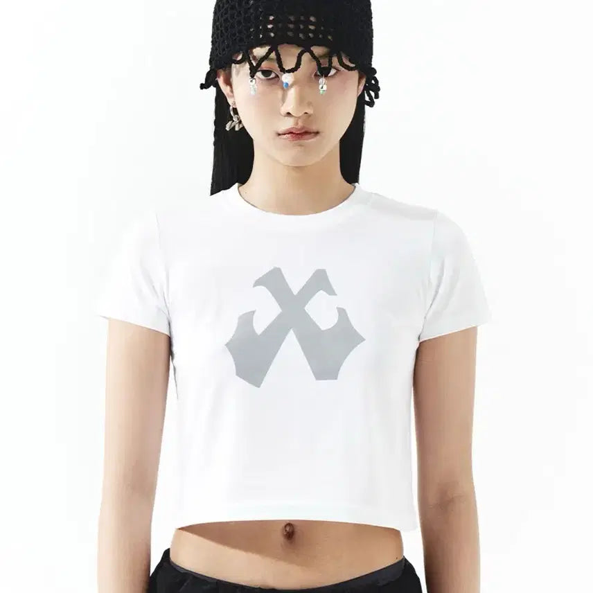 [BUNJANG] Yeel Scotch Logo Crop Tee White / Yeel 와이이이엘 scotch logo crop tee 화이트