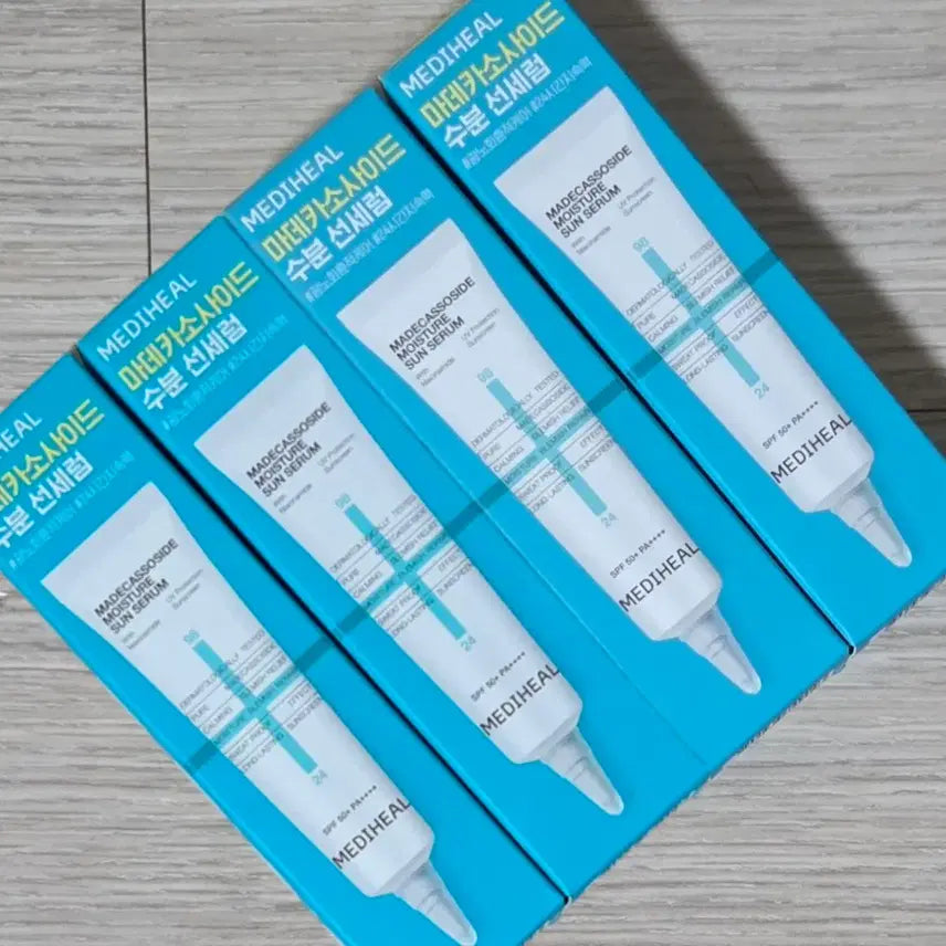 [BUNJANG] Mediheal Madecassoside Moisture Sun Serum Travel Size (4 x 15ml) / 메디힐 마데카소사이드 수분 선세럼 4개(여행용 미니어처)