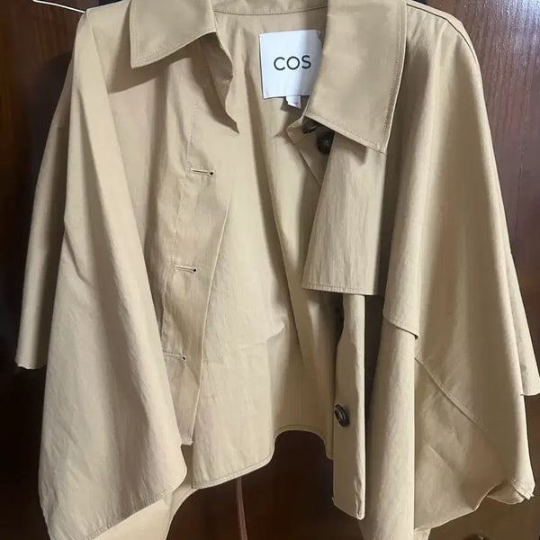 [BUNJANG] COS Cape Jacket / 코스 케이프(모델 하린 착용)
