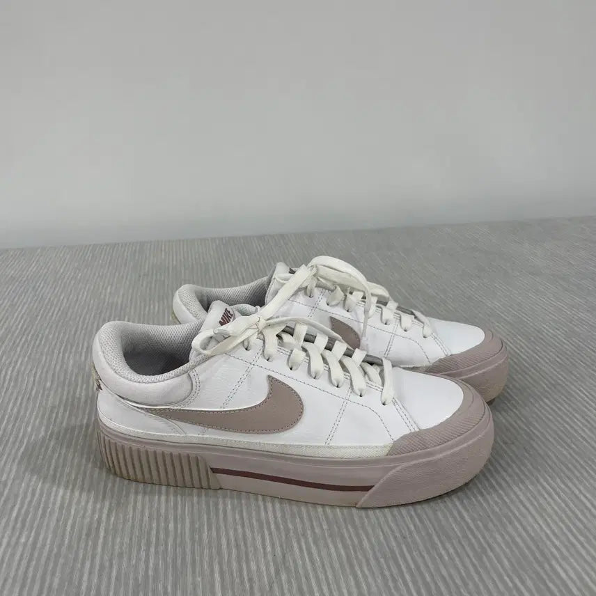 [BUNJANG] Nike Court Legacy Lift Women's Shoes - 250mm / 461) 나이키 코트 레거시 리프트 250mm
