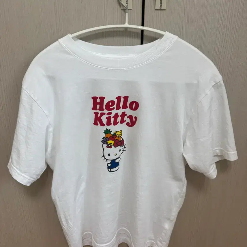 [BUNJANG] Uniqlo Hello Kitty T-Shirt / 일본 유니클로 헬로키티 티셔츠