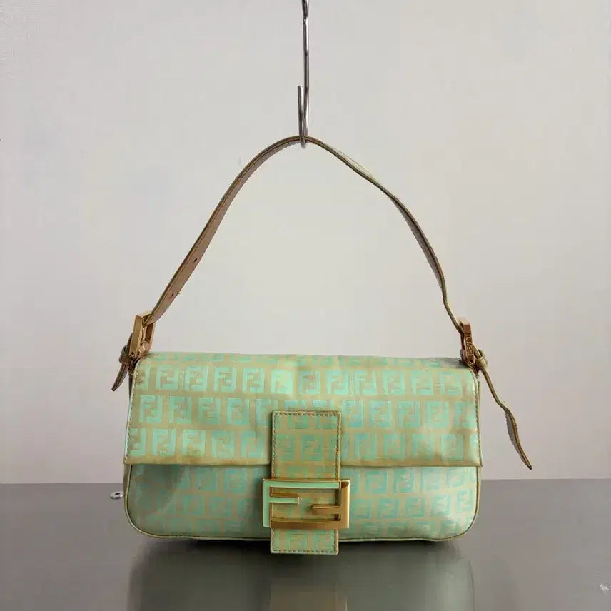 [BUNJANG] Fendi 2000s Mint Green Zucchino Vinyl Baguette Bag / 펜디 2000s 민트 그린 주키노 비닐 바게트백 희귀