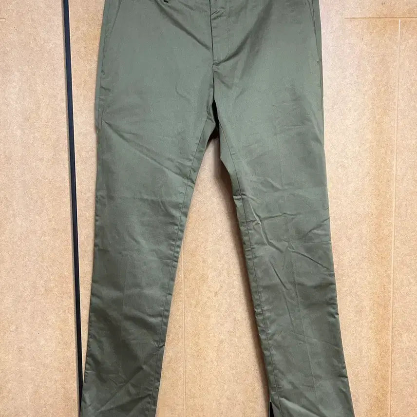 [BUNJANG] Moncler Khaki Cotton Pants Size 50 / 몽클레어 새상품 카키색 면바지 50