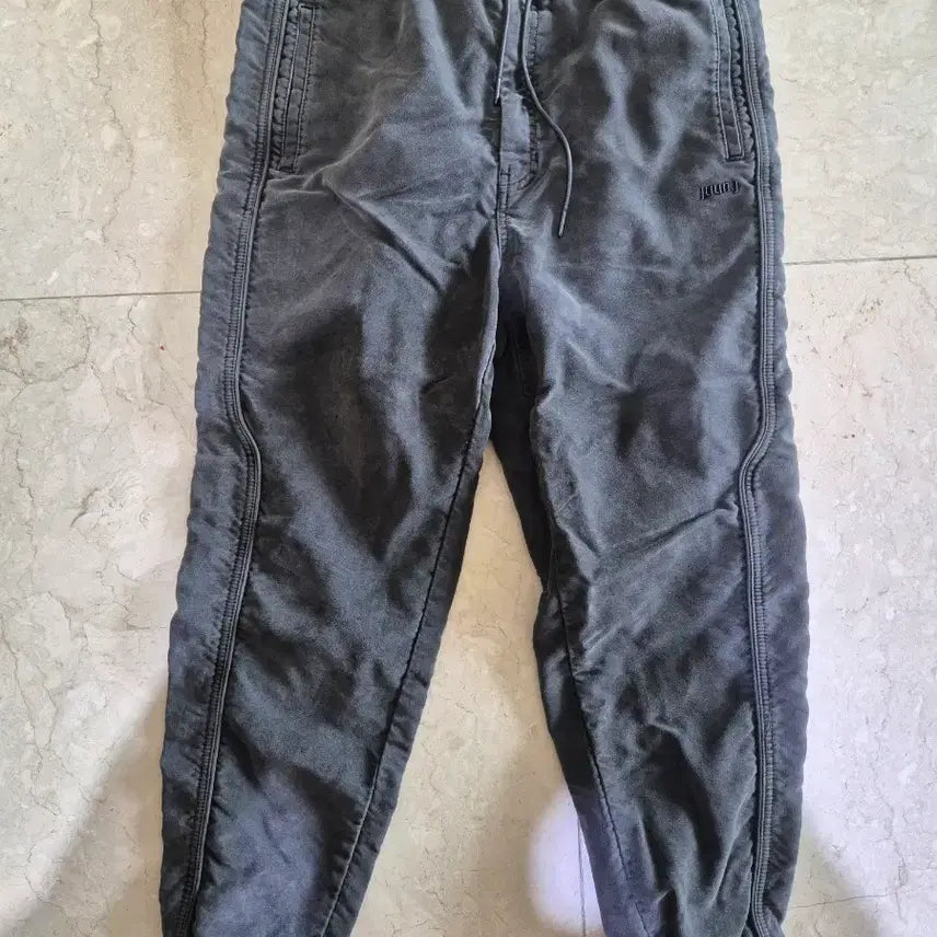 [BUNJANG] Juun.J Cut-Out Detail Jogger Pants Grey / 준지 절개 디테일 조거 팬츠 그레이